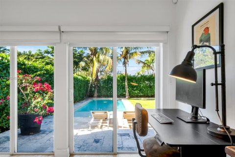 Casa en alquiler en Miami, Florida, 4 dormitorios, 178.74 m2 № 2045937 - foto 26