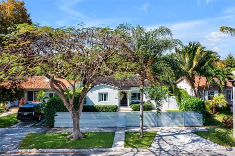 Casa en alquiler en Miami, Florida, 4 dormitorios, 178.74 m2 № 2045937 - foto 6