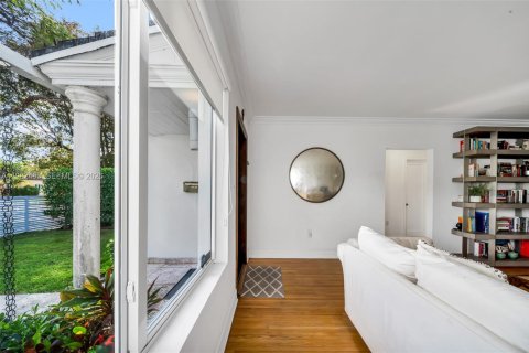 Casa en alquiler en Miami, Florida, 4 dormitorios, 178.74 m2 № 2045937 - foto 9
