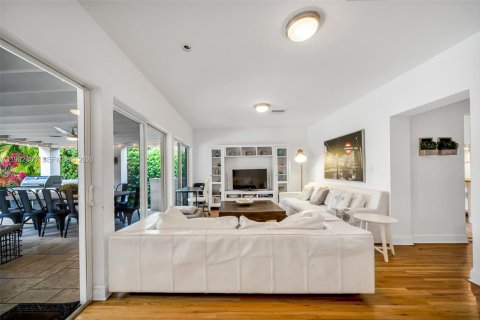 Casa en alquiler en Miami, Florida, 4 dormitorios, 178.74 m2 № 2045937 - foto 20