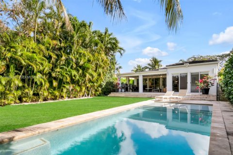 Casa en alquiler en Miami, Florida, 4 dormitorios, 178.74 m2 № 2045937 - foto 2