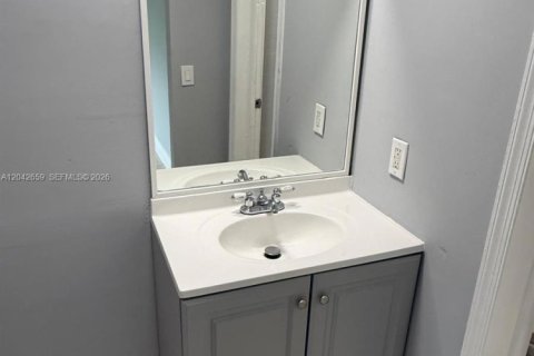 Adosado en alquiler en North Lauderdale, Florida, 3 dormitorios, 158.49 m2 № 2178726 - foto 17