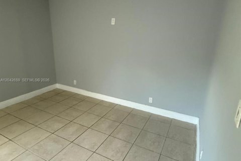 Adosado en alquiler en North Lauderdale, Florida, 3 dormitorios, 158.49 m2 № 2178726 - foto 20