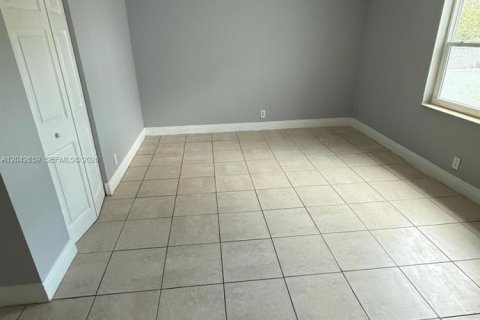 Adosado en alquiler en North Lauderdale, Florida, 3 dormitorios, 158.49 m2 № 2178726 - foto 23
