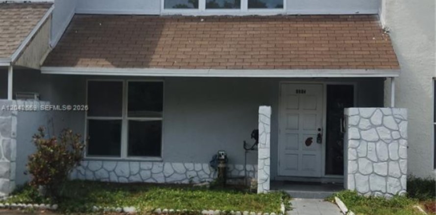 Adosado en North Lauderdale, Florida 3 dormitorios, 158.49 m2 № 2178726