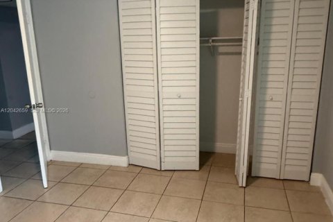 Adosado en alquiler en North Lauderdale, Florida, 3 dormitorios, 158.49 m2 № 2178726 - foto 7