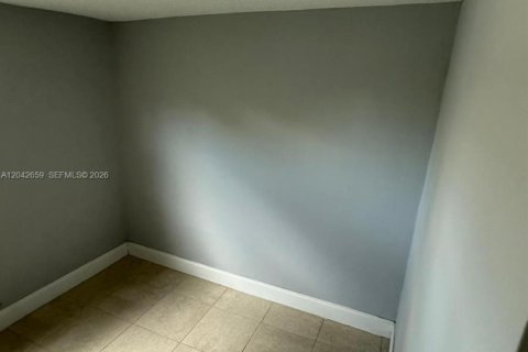Adosado en alquiler en North Lauderdale, Florida, 3 dormitorios, 158.49 m2 № 2178726 - foto 24