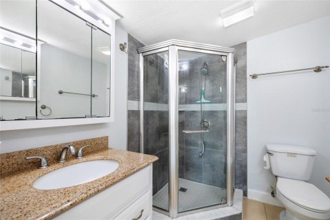 House in Tampa, Florida 4 bedrooms, 121.33 sq.m. № 1835967 - photo 21