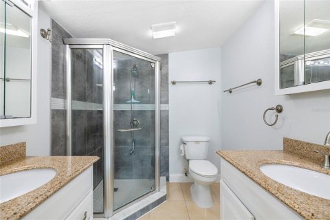 House in Tampa, Florida 4 bedrooms, 121.33 sq.m. № 1835967 - photo 22