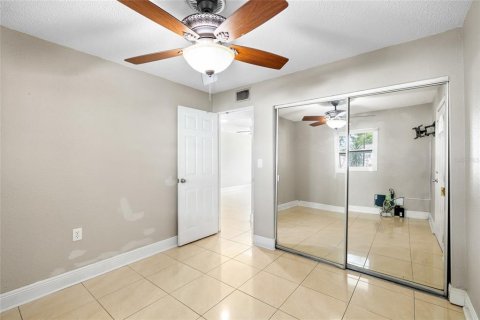 House in Tampa, Florida 4 bedrooms, 121.33 sq.m. № 1835967 - photo 28