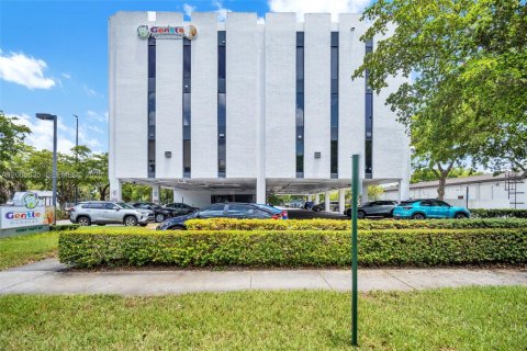 Commercial property in Pembroke Pines, Florida № 2069533 - photo 27