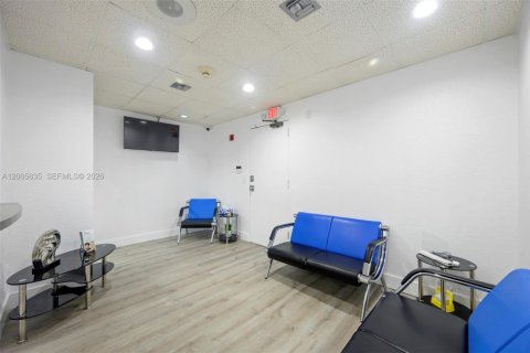 Commercial property in Pembroke Pines, Florida № 2069533 - photo 20