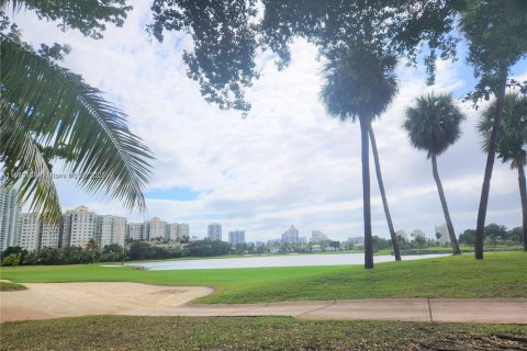 Снять в аренду кондоминиум в Авентура, Флорида 1 спальня, 84.82м2, № 1921362 - фото 5