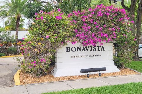 Снять в аренду кондоминиум в Авентура, Флорида 1 спальня, 84.82м2, № 1921362 - фото 1