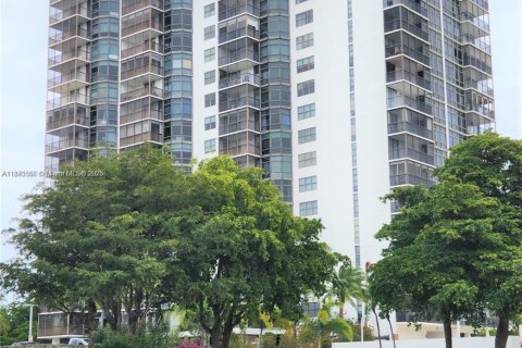 Снять в аренду кондоминиум в Авентура, Флорида 1 спальня, 84.82м2, № 1921362 - фото 7