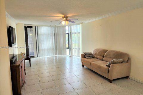 Снять в аренду кондоминиум в Авентура, Флорида 1 спальня, 84.82м2, № 1921362 - фото 11