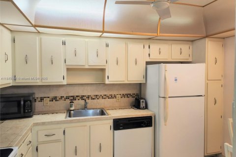 Снять в аренду кондоминиум в Авентура, Флорида 1 спальня, 84.82м2, № 1921362 - фото 10