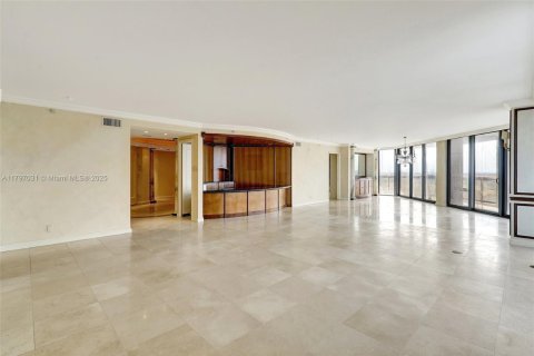 Condo in Aventura, Florida, 4 bedrooms  № 1674634 - photo 10