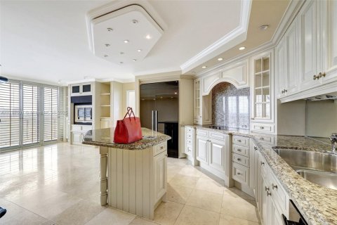 Condo in Aventura, Florida, 4 bedrooms  № 1674634 - photo 2