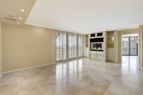 Condo in Aventura, Florida, 4 bedrooms  № 1674634 - photo 23