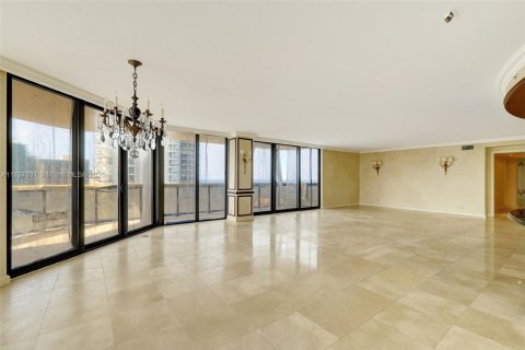 Condo in Aventura, Florida, 4 bedrooms  № 1674634 - photo 14