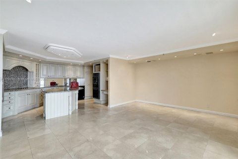Condo in Aventura, Florida, 4 bedrooms  № 1674634 - photo 25