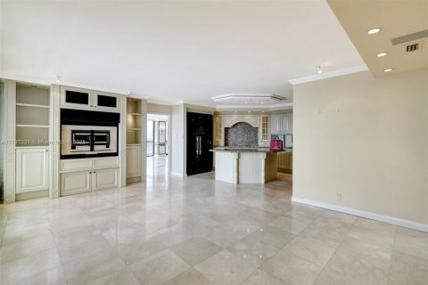 Condo in Aventura, Florida, 4 bedrooms  № 1674634 - photo 24
