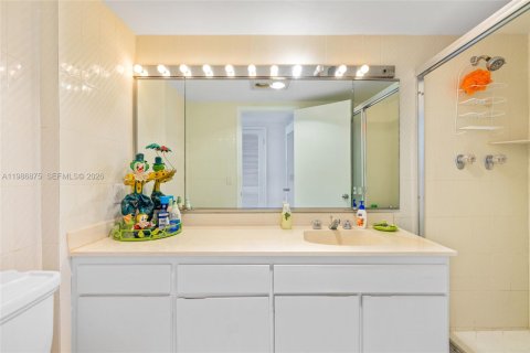 Condo in Palm Beach, Florida, 3 bedrooms  № 2046527 - photo 11