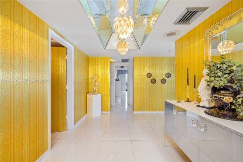 Condo in Palm Beach, Florida, 3 bedrooms  № 2046527 - photo 2