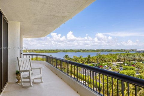 Condo in Palm Beach, Florida, 3 bedrooms  № 2046527 - photo 24