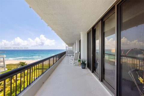 Condo in Palm Beach, Florida, 3 bedrooms  № 2046527 - photo 19
