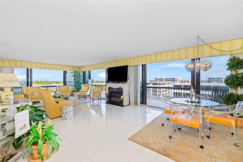 Condo in Palm Beach, Florida, 3 bedrooms  № 2046527 - photo 29