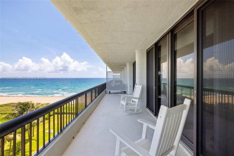 Condo in Palm Beach, Florida, 3 bedrooms  № 2046527 - photo 22