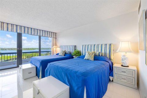 Condo in Palm Beach, Florida, 3 bedrooms  № 2046527 - photo 8