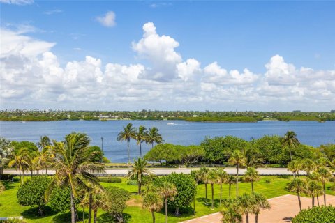 Condo in Palm Beach, Florida, 3 bedrooms  № 2046527 - photo 16