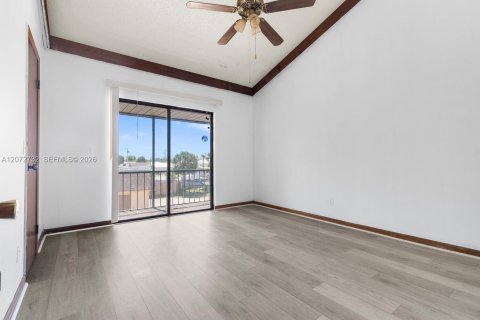 Condominio en alquiler en Melbourne, Florida, 2 dormitorios, 74.32 m2 № 2339883 - foto 2