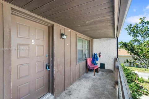Condominio en alquiler en Melbourne, Florida, 2 dormitorios, 74.32 m2 № 2339883 - foto 12