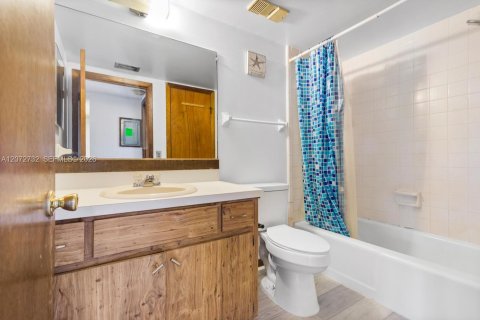 Condominio en alquiler en Melbourne, Florida, 2 dormitorios, 74.32 m2 № 2339883 - foto 4
