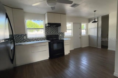 Immobilier commercial à vendre à Clearwater, Floride: 6 chambres, 191.75 m2 № 2095311 - photo 11
