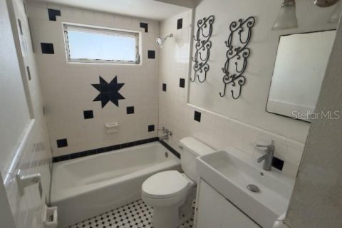 Immobilier commercial à vendre à Clearwater, Floride: 6 chambres, 191.75 m2 № 2095311 - photo 22