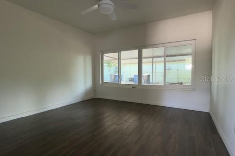 Immobilier commercial à vendre à Clearwater, Floride: 6 chambres, 191.75 m2 № 2095311 - photo 12