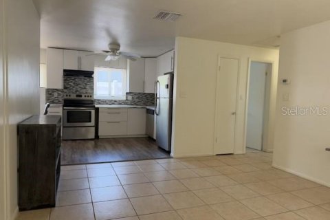 Immobilier commercial à vendre à Clearwater, Floride: 6 chambres, 191.75 m2 № 2095311 - photo 25
