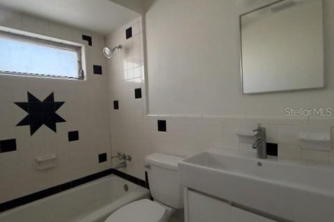 Immobilier commercial à vendre à Clearwater, Floride: 6 chambres, 191.75 m2 № 2095311 - photo 15