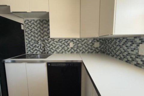 Immobilier commercial à vendre à Clearwater, Floride: 6 chambres, 191.75 m2 № 2095311 - photo 20