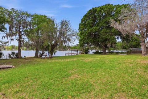 House in Interlachen, Florida 3 bedrooms, 220.27 sq.m. № 2217429 - photo 4