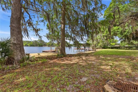 House in Interlachen, Florida 3 bedrooms, 220.27 sq.m. № 2217429 - photo 5