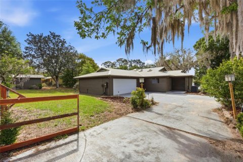 Casa en Interlachen, Florida 3 dormitorios, 220.27 m2 № 2217429