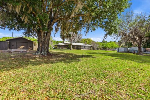 House in Interlachen, Florida 3 bedrooms, 220.27 sq.m. № 2217429 - photo 2