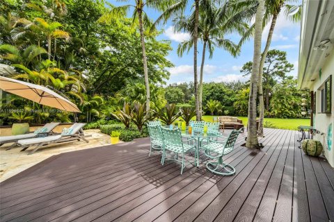 Villa ou maison à vendre à Miami, Floride: 4 chambres, 402.08 m2 № 1950204 - photo 19
