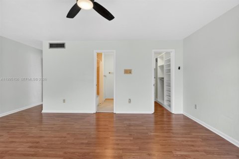 Touwnhouse à vendre à Miami, Floride: 2 chambres, 165.37 m2 № 2058136 - photo 20